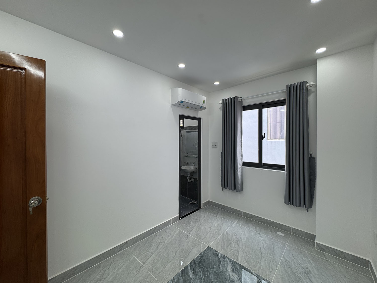 Siêu phẩm biệt thự mini góc 2 mặt tiền, 3 lầu, xây mới 100%, hẻm đẹp khu cao cấp Lê Văn Sỹ, Quận 3